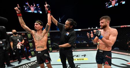 Rzeź na ringu. Max Holloway mu nie popuścił