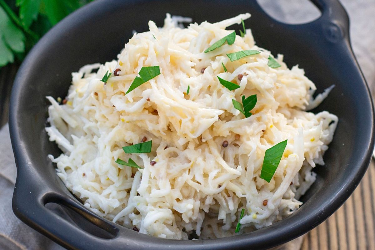 Dodaję do pietruszki. W mig mam zdrową i smaczną surówkę