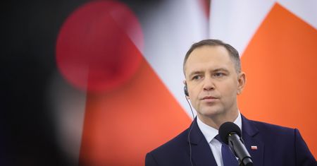 100 dni Nawrockiego. Polacy ocenili prezydenta