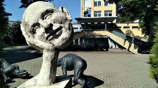 Zielona Góra: Wyjątkowa szkoła świętuje 50‑lecie. Zaprasza na wystawy