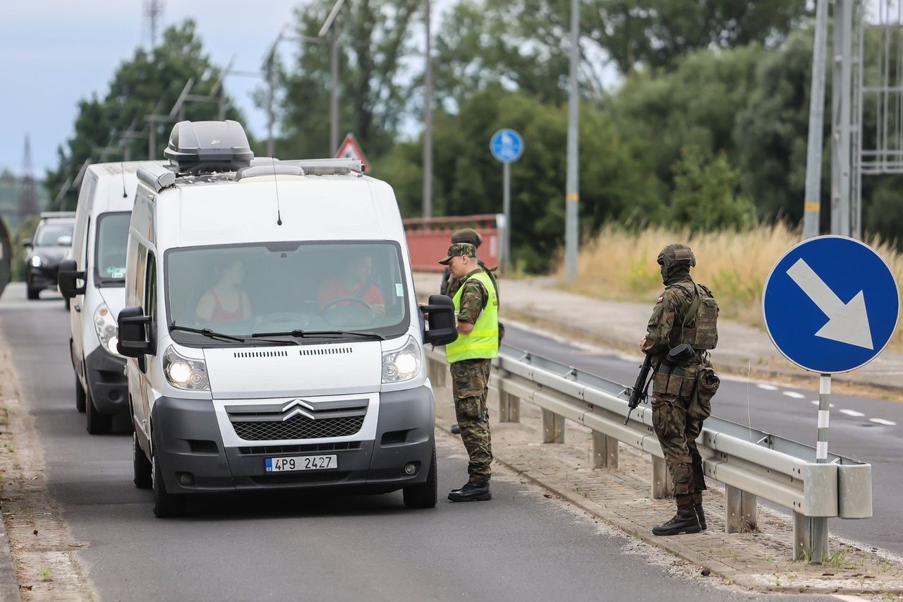 Kontrole na granicy z Niemcami i Litwą przedłużone do 4 października. "Kontrole są bezsensownym wydawaniem pieniędzy podatników"