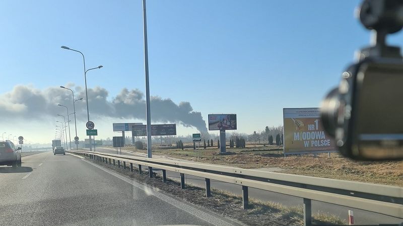 Czarny dym nad Lublinem 23.03.2022 - pożar przy ul. Główne