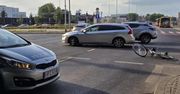 Warszawa: Wypadek na zjeździe z trasy S2. Rowerzysta zderzył się z Volvo