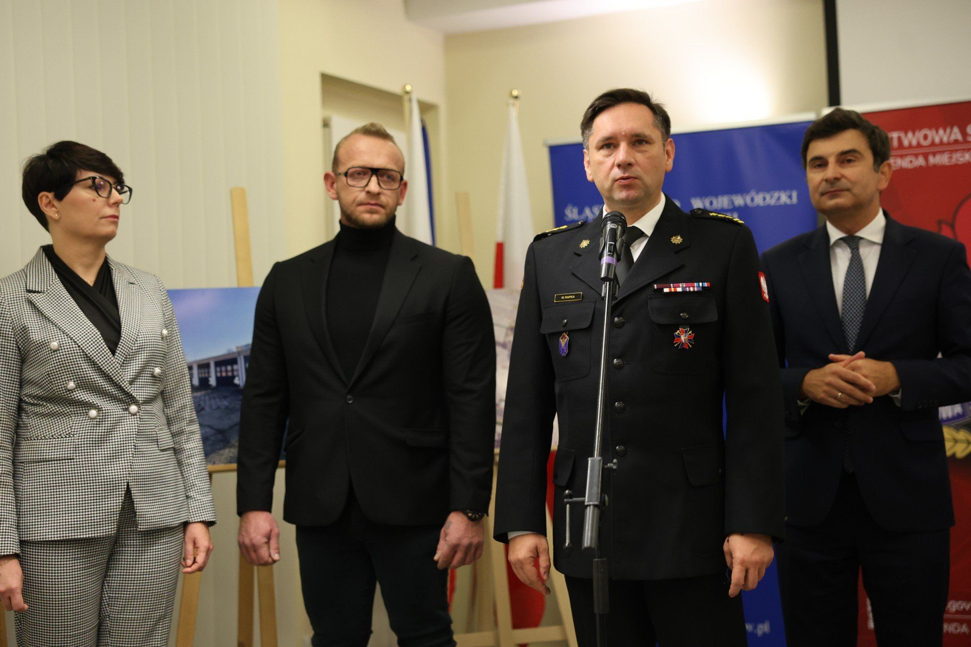 Tychy: podpisano umowę na rozbudowę komendy miejskiej. Nowy magazyn ma poprawić warunki pracy strażaków i zadbać o bezpieczeństwo obywateli