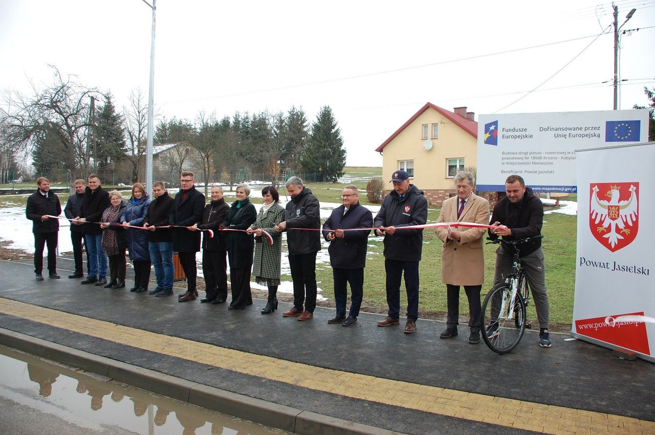 Nienaszów: Nowoczesna droga pieszo-rowerowa. W przyszłości ma szanse stać się częścią trasy rowerowej Solina-Zakopane
