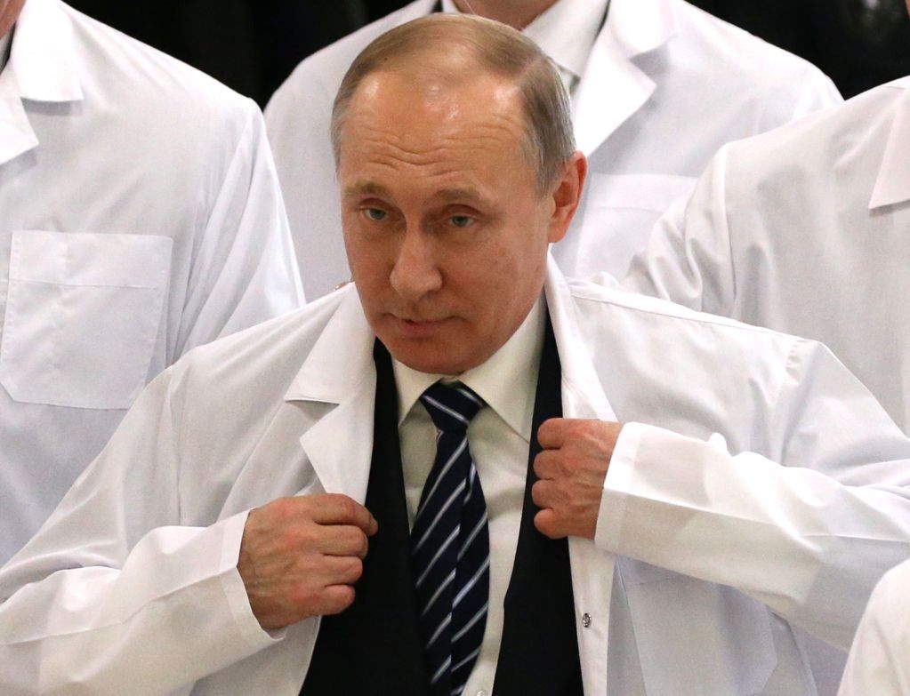 Wladimir Putin przyjął już pierwszą dawkę szczepionki na COVID-19. Nie wiadomo jednak, czy został zaszczepiony preparatem EpiVacCorona czy Sputnik V
