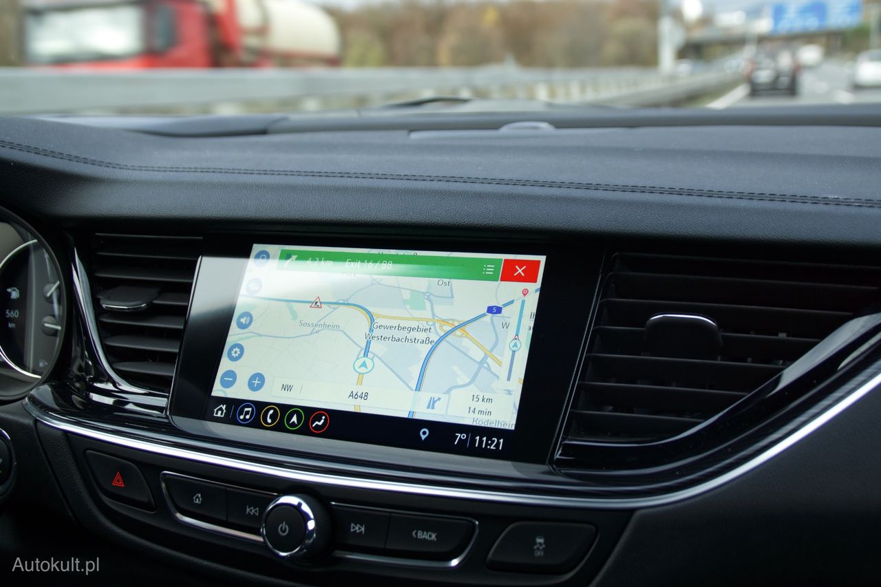 Opel Insignia może być wyposażony w ekran o przekątnej do 8 cali