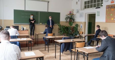 Warszawski ratusz podaje, że prawie połowa nauczycieli chce odejść z pracy