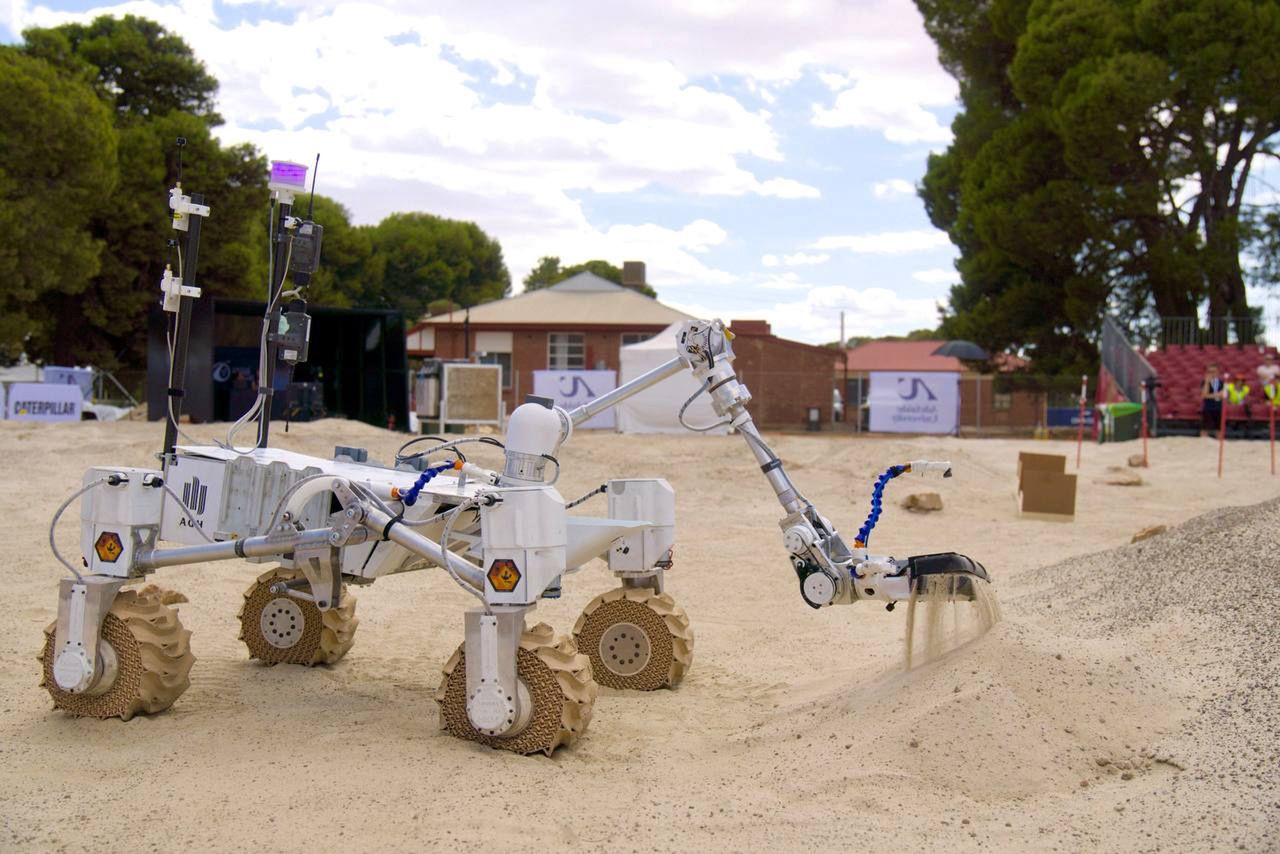 Łazik Kalman studentów AGH Space Systems wygrał zawody ARCh 2025