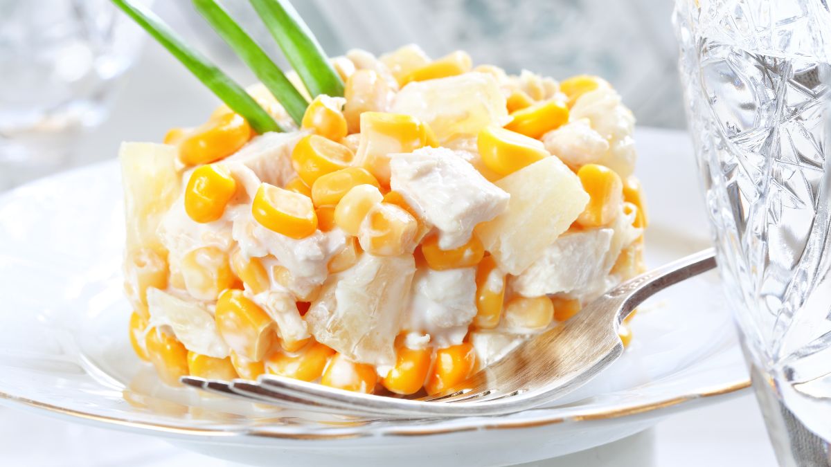 Sałatka chrzanowa z nietypowym składnikiem. Smakuje doskonale!