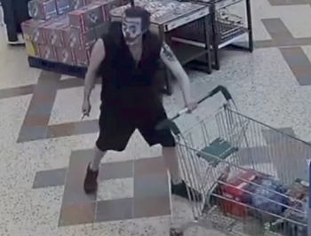 Rabuś z maską Jokera. Zuchwały napad na Wyspach
