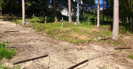 Małopolska. Zdewastowali cmentarz, a na końcu zrobili to. Zdjęcia