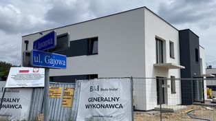 Nowe bloki i ulica prawie gotowe. Koniec dużej inwestycji samorządu Leszna w Zaborowie