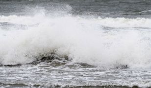 Darłówek. Jacht rozbił się podczas wejścia do portu