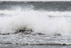 Darłówek. Jacht rozbił się podczas wejścia do portu