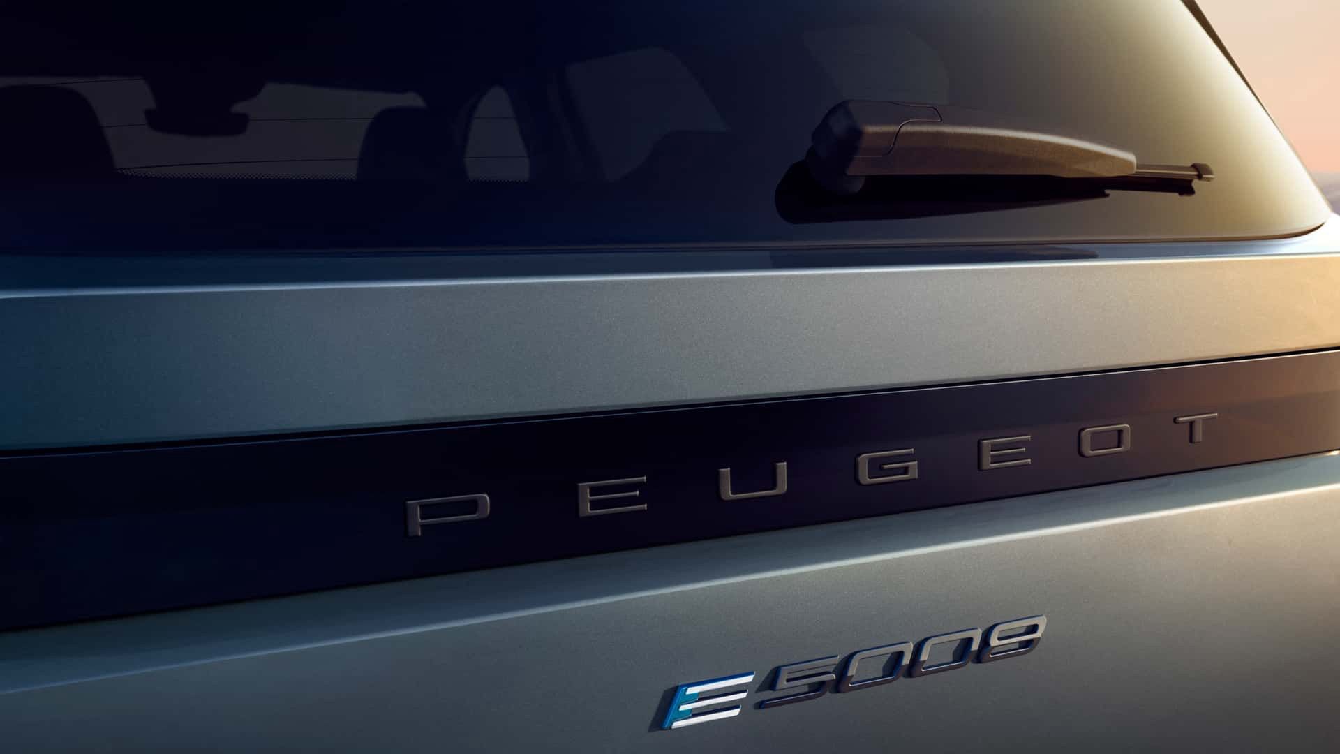 Nowy Peugeot E-5008