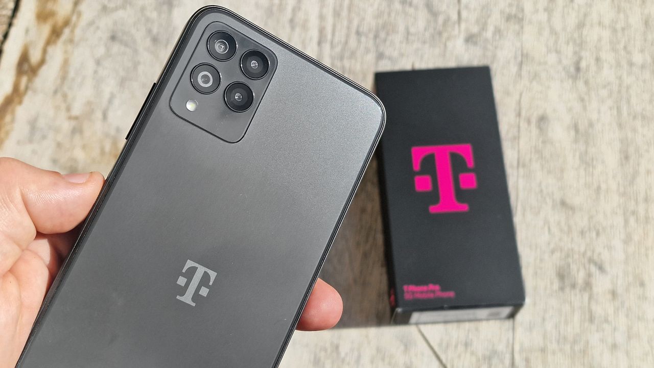 T-Mobile wprowadza do Polski własny smartfon. Oto T Phone 5G