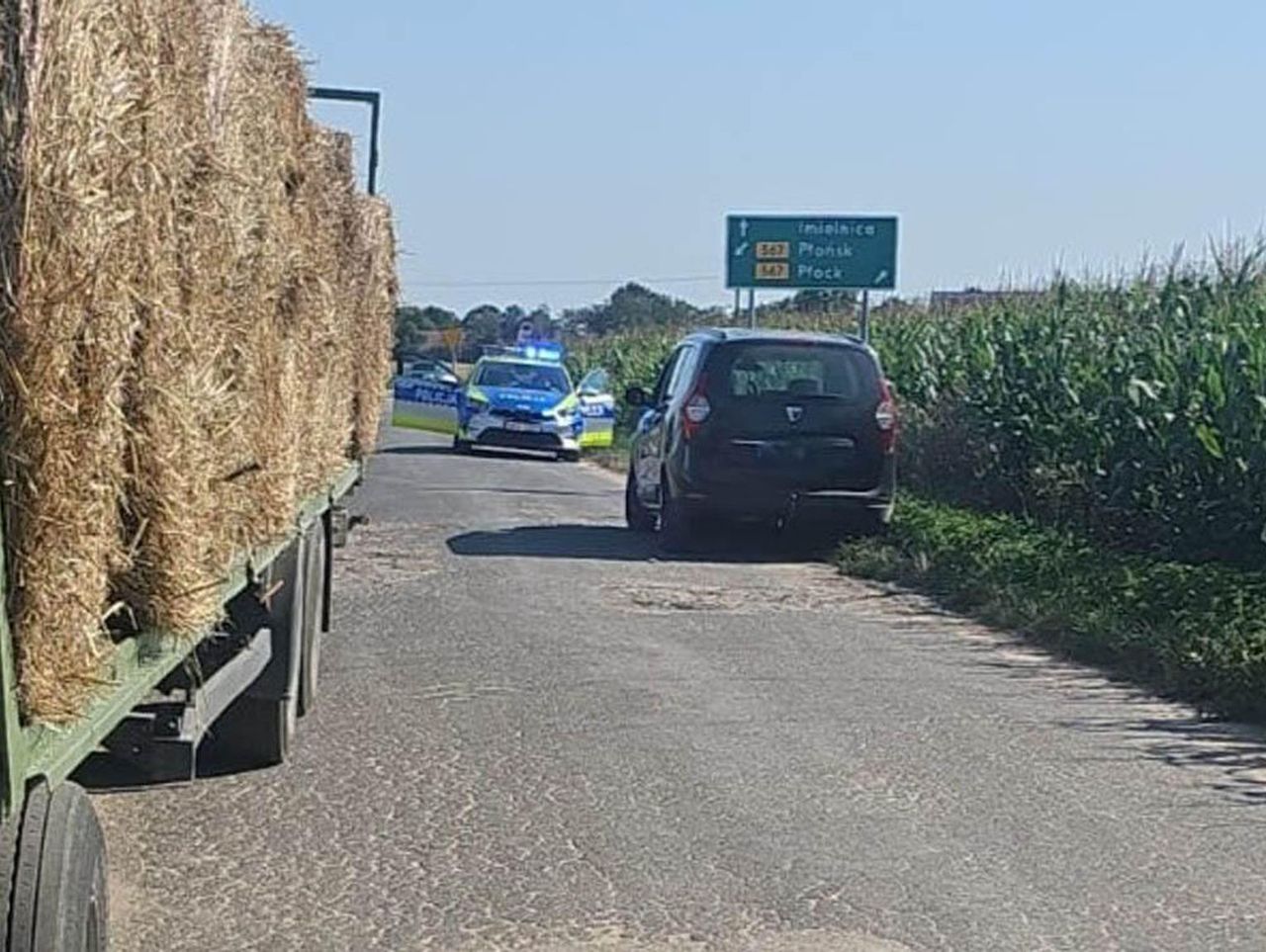 Jechał wężykiem i wyrzucił butelkę. Widział to policjant po służbie