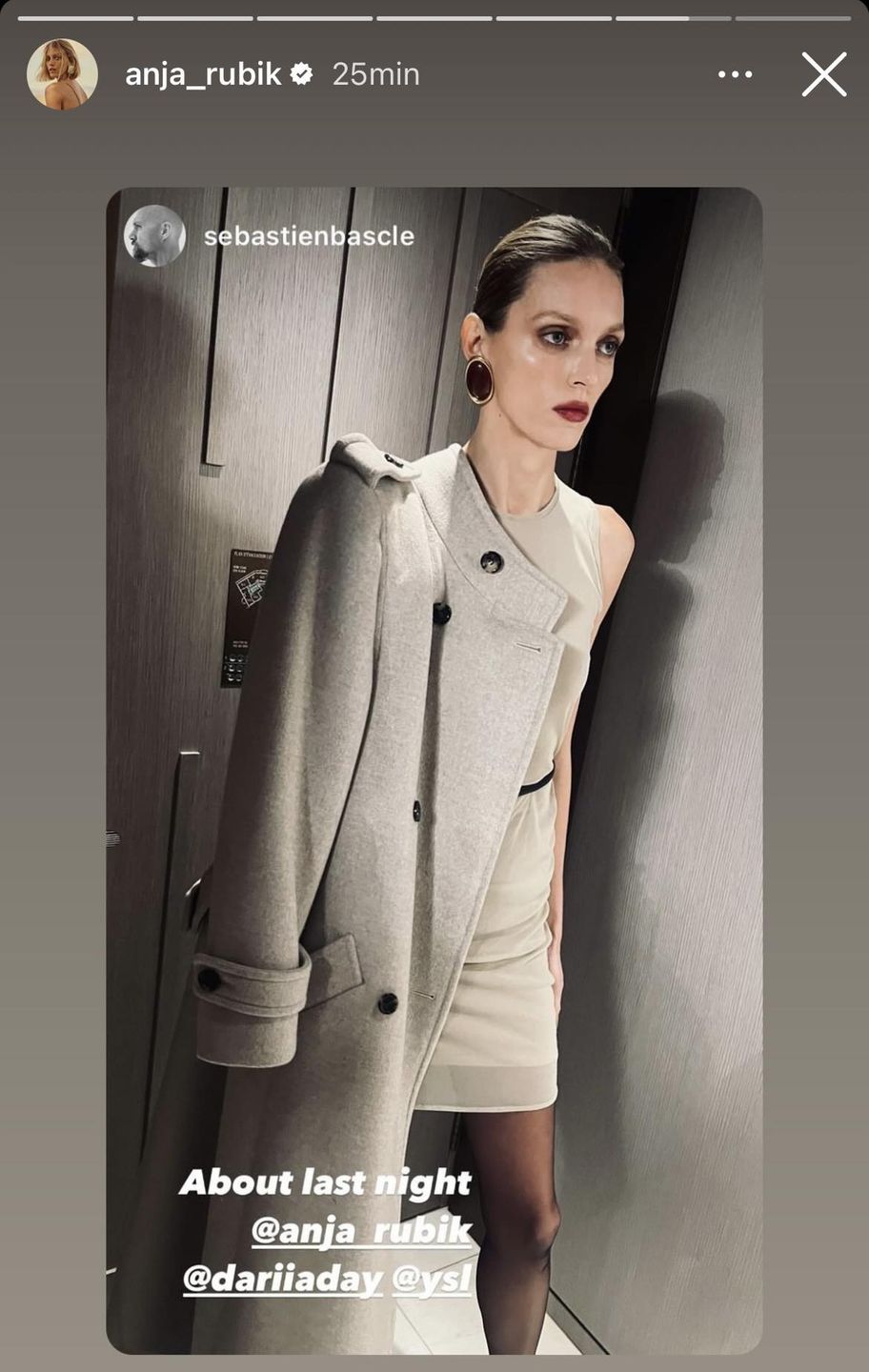 Anja Rubik błyszczy na Paryskim Tygodniu Mody