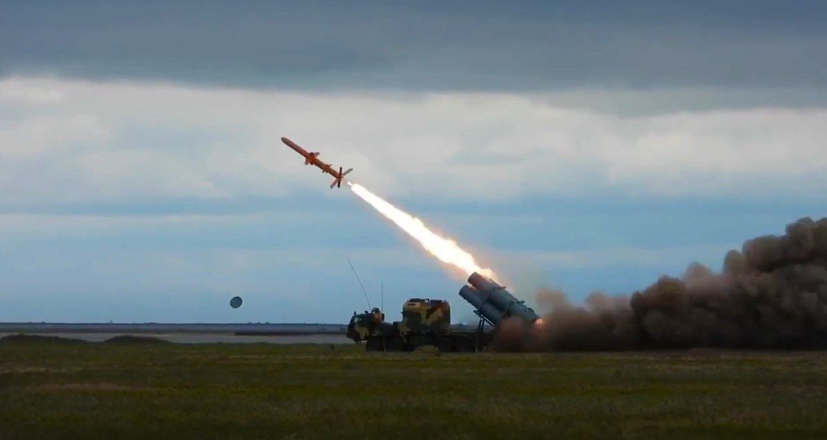Ukraina chwali się swoją artylerią rakietową R-360 Neptun [WIDEO]