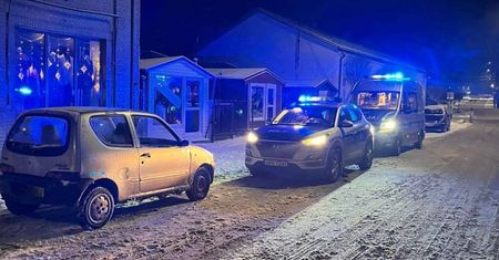 Pijany kierowca wiózł pijaną parę. W aucie było 10-miesięczne dziecko