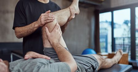 NFZ przepłaca? Zmierza skończyć z eldorado w rehabilitacji
