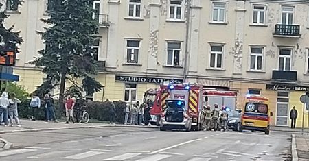 Potrącenie pieszej na Placu Wolności. Kobieta trafiła do szpitala