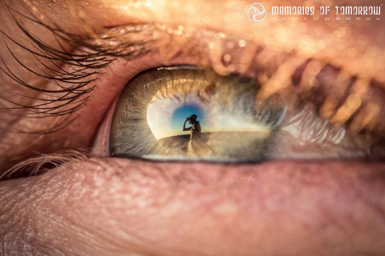 Swój pierwszy „eyescape”, jak go nazywa, zrobił w 2011 roku, a od 2014 zaczął regularnie uprawiać fotografię oczu otaczających go ludzi. Jego zdjęcia zrobiły tak wielkie wrażenie, że przewodniczący International Loupe Award przeprosił go za myślenie, że jego twórczość to wynik manipulacji.