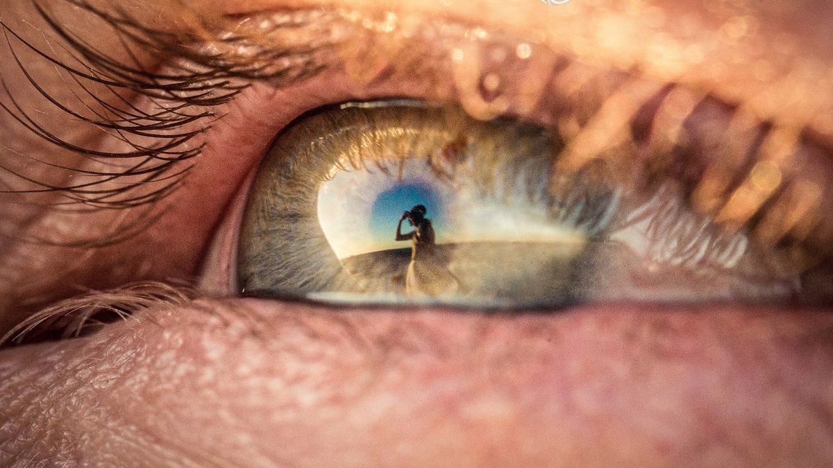 Pomysł na reportaż ślubny: kadry z odbić 1