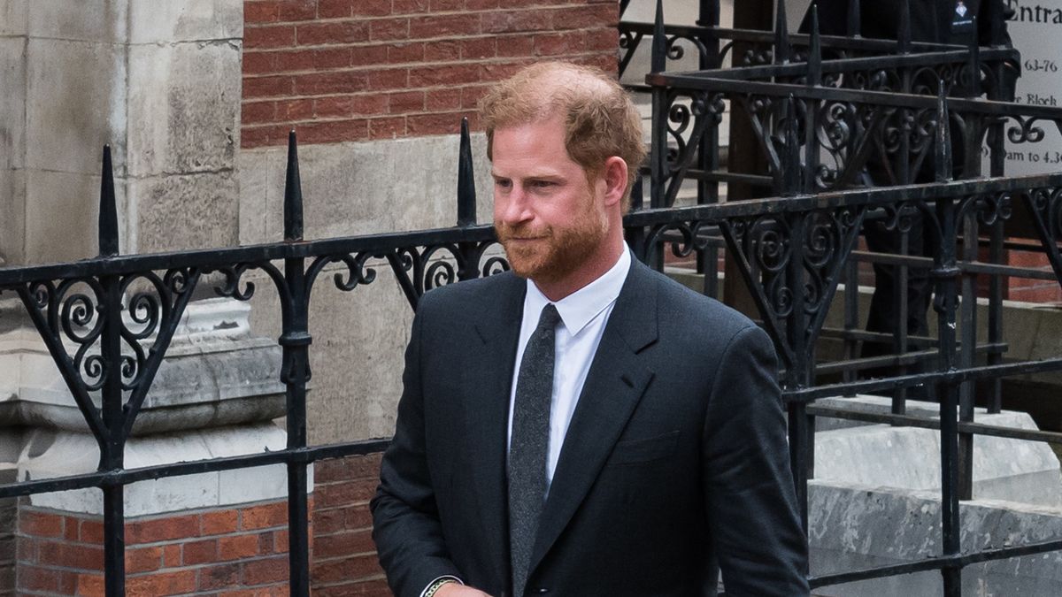 LONDON, UNITED KINGDOM - MARCH 30: Prince Harry, Duke of Sussex, leaves the High Court after attending the fourth day of the preliminary hearing in a privacy case against Associated Newspapers, the publisher of the Daily Mail, over alleged phone-tapping and privacy breaches in London, United Kingdom on March 30, 2023. (Photo by Wiktor Szymanowicz/Anadolu Agency via Getty Images)
