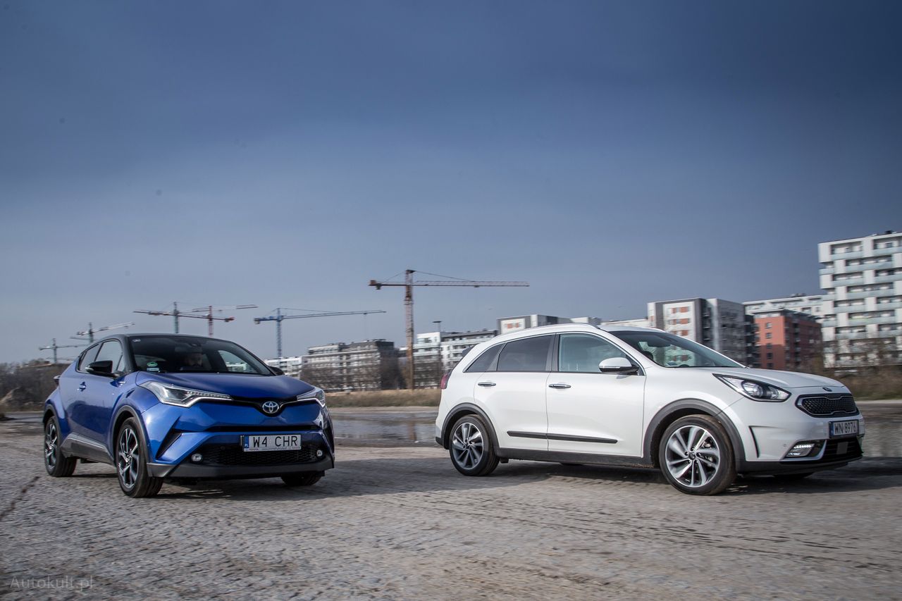 Toyota C-HR jest od Kii Niro dynamiczniejsza i bardziej wciągajaca w prowadzeniu (fot. Mateusz Żuchowski)