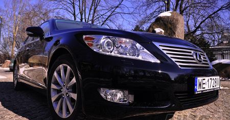 Lexus LS460 AWD - perfekcja czy brak charakteru? [test autokult.pl]