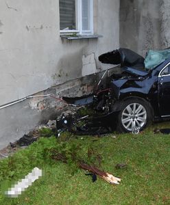 Wjechał w dom. Był pijany, jest nagranie