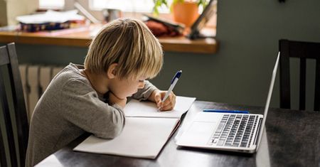 Kiedy koniec e-lekcji i kiedy powrót do szkoły? Padły nowe deklaracje