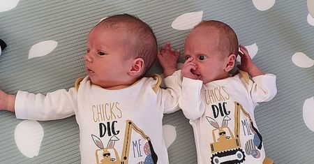 Miała nigdy nie mieć dzieci. Będąc w ciąży, zaszła w kolejną, urodziła bliżniaki