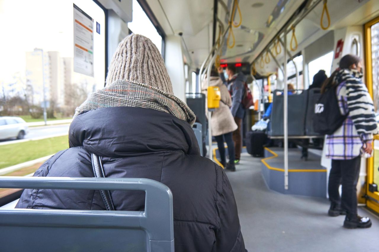 Straciła przytomność w autobusie. Żaden pasażer nie udzielił jej pomocy