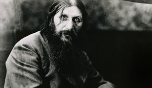 Rasputin przeżył otrucie cyjankiem i dwa postrzały. Co wreszcie go zabiło?