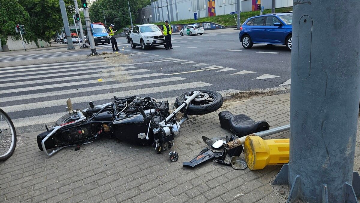 Zderzenie BMW z motocyklistą na skrzyżowaniu ul. Droga Męczenników Majdanka z ul. Łęczyńską