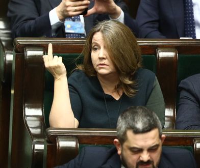 Głosowanie nad pieniędzmi dla TVP. Sejmowa nagana dla Lichockiej za środkowy palec została anulowana