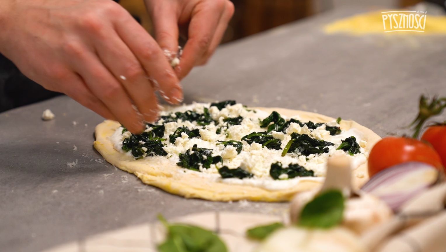 Pizza z fetą i szpinakiem