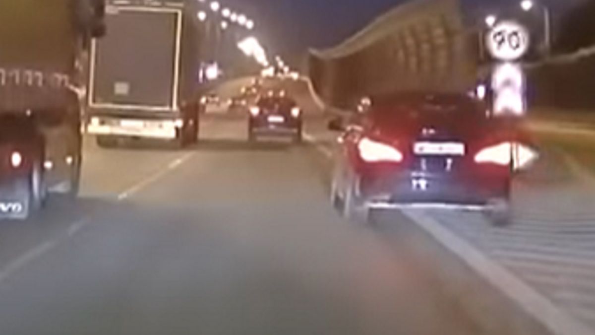 Kierowca mercedesa chciał wymusić odszkodowanie