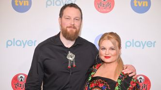 Jędrek Gąsienica z "Gogglebox" OŚWIADCZYŁ się Kasi po raz drugi? Pokazała pierścionek. "12 lat na to czekałam"