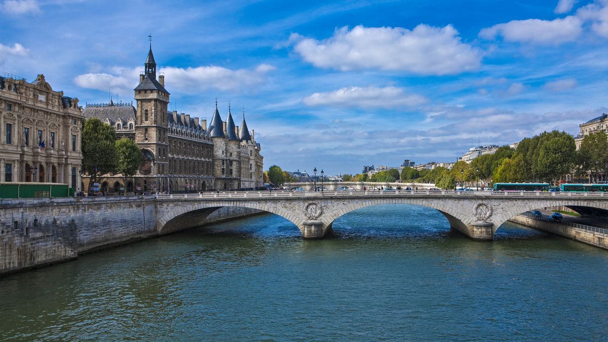 France, Paris, the City Island (l'Ile de la citÈ), the Justice palace (Photo by Realy Easy Star/Res/Mondadori Portfolio via Getty Images)