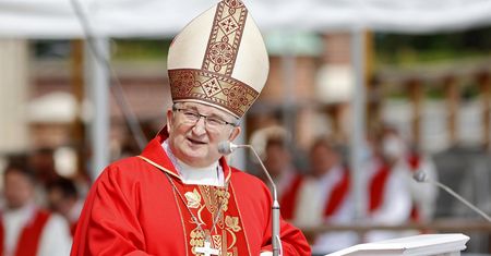Biskup w szpitalu. Jego stan jest ciężki
