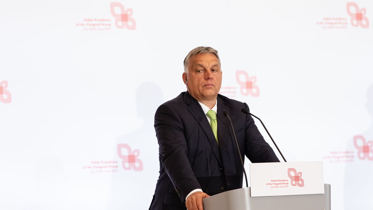 Na zdjęciu Viktor Orban w trakcie konferencji prasowej