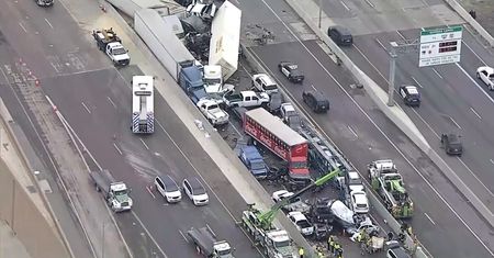 Ogromny karambol kilkudziesięciu pojazdów w Teksasie. Przerażające nagranie z miejsca katastrofy