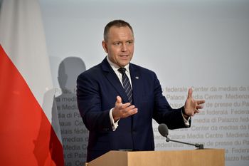 Ultimatum Nawrockiego. Ostatni raz akceptuje te przepisy. Rząd ma rok