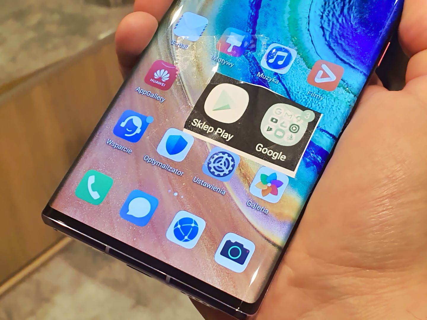 Google Play na smartfonach Huaweia: instalować czy nie? 1
