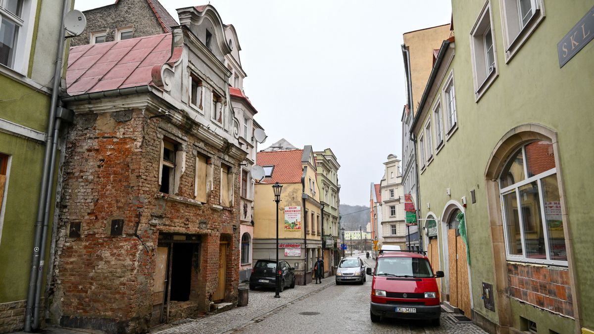Miejsce konferencji
Maciej Kulczy�ski
konferencja prasowa, Most �elazny, powodzianie, powodziowe, tereny, briefing, popowodziowe, popowodziowych, prasowy, usuwanie skutk�w powodzi, usuwaniem skutk�w powodzi