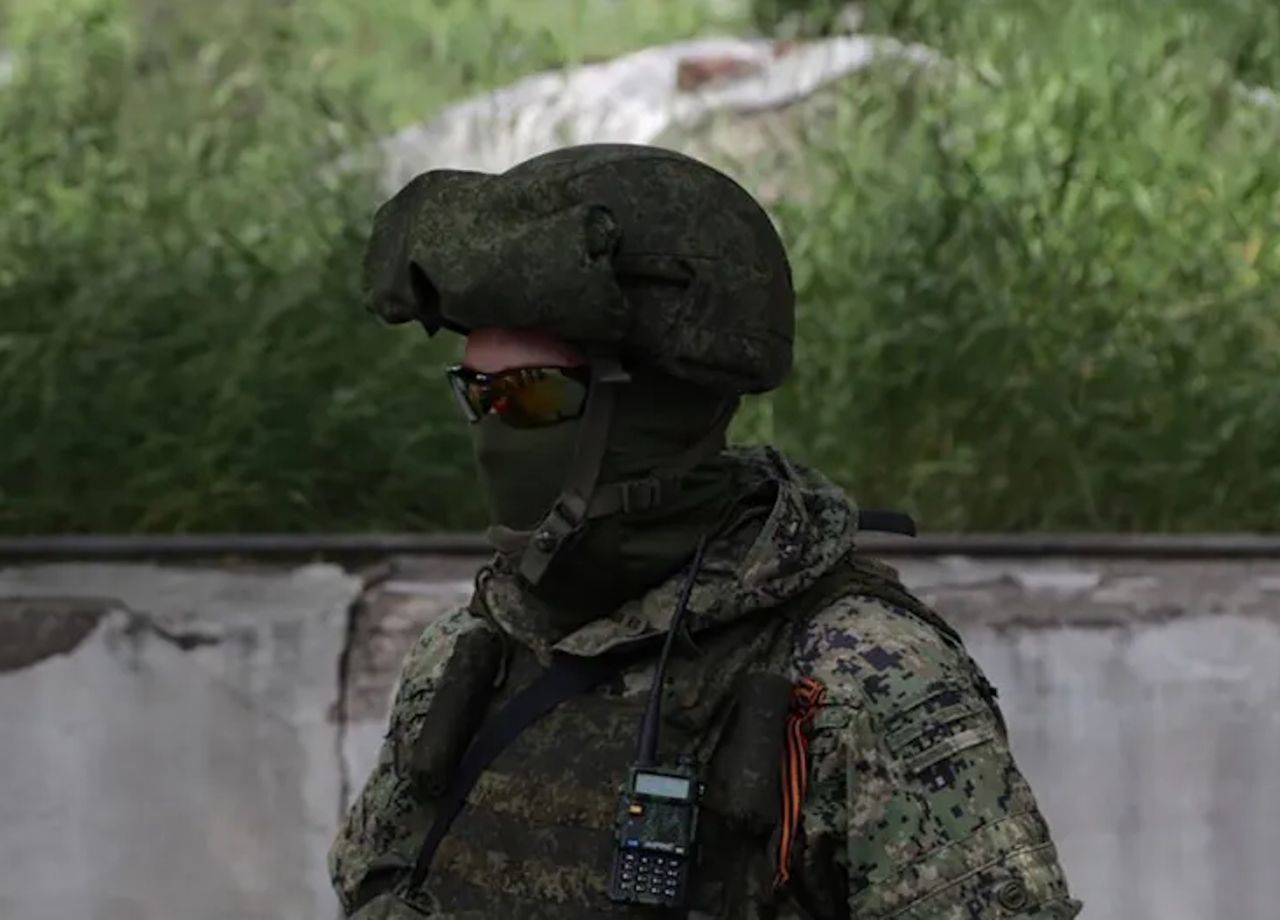 Rosyjska armia rekrutuje chorych na AIDS. Podano wysokość wynagrodzenia